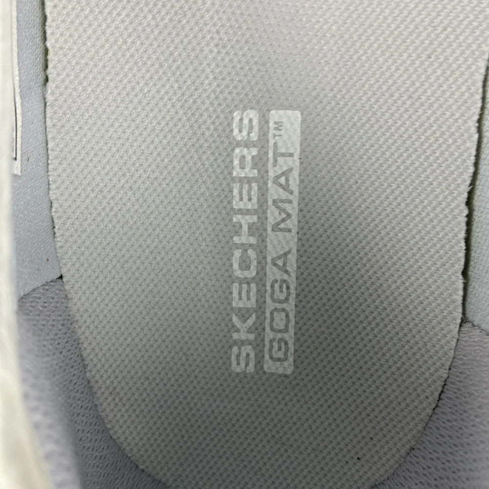 Skechers GOwalk Classic Washable Slip-Ons Size 11 Silver Shimmer